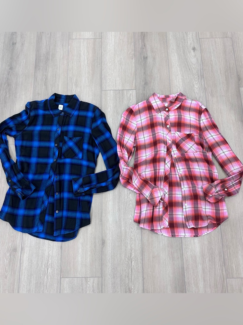 Gap women’s plaid button down bundle red blue pink XS